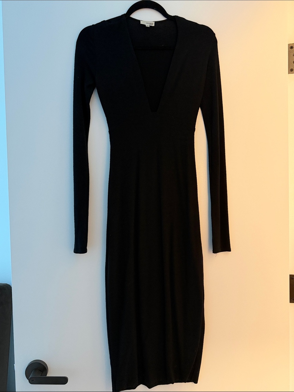 Wilfred Black Long-Sleeve V-Neck Midi Dress